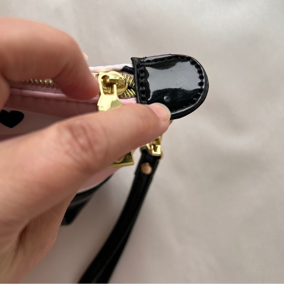 Betsey Johnson Pink and Black Heart Pattern Women's Make-up Bag Kit  Clutch - Picture 10 of 15